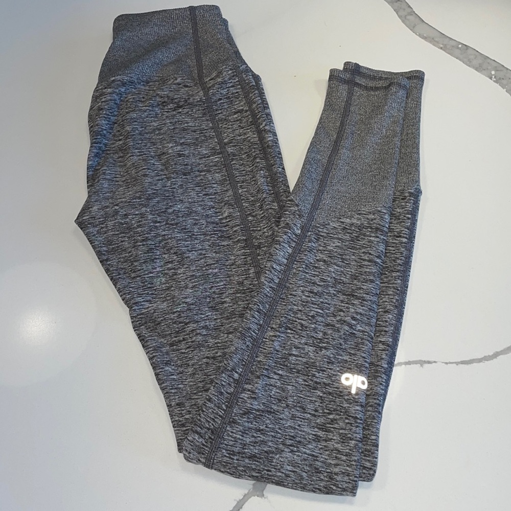 LIKE NEW ALO Yoga Leggings Sz XXS